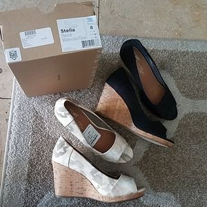 TOMS Stella Wedges Floral + Black, 2 pairs, 8W